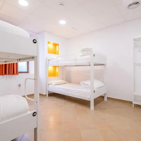 Benarraba Hostel ホステル