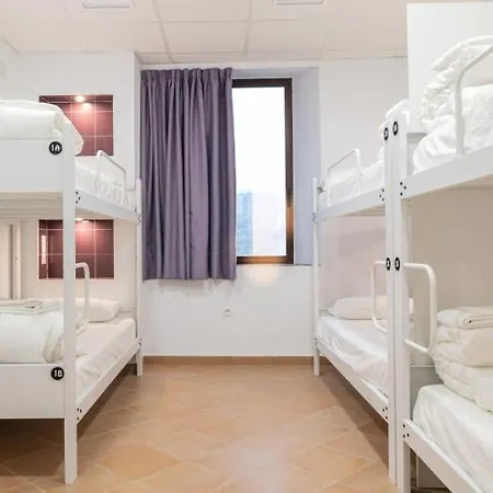 Benarrabá Hostel