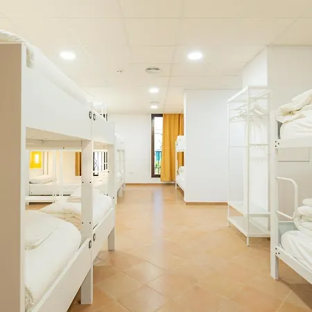 Benarraba Hostel ホステル