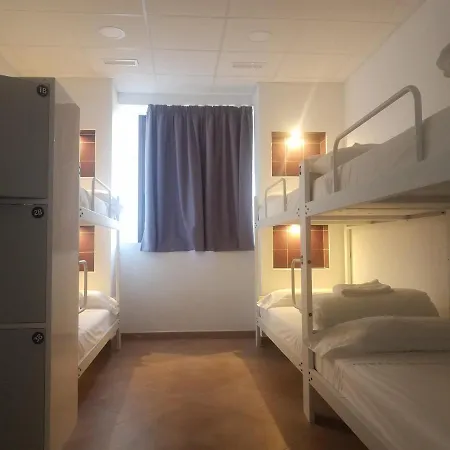 Benarraba Hostel ホステル