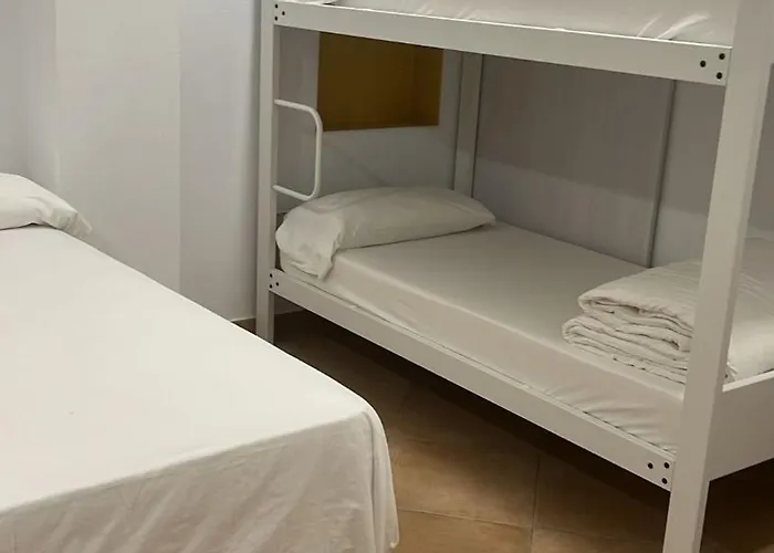 Benarrabá Hostel Albergue *