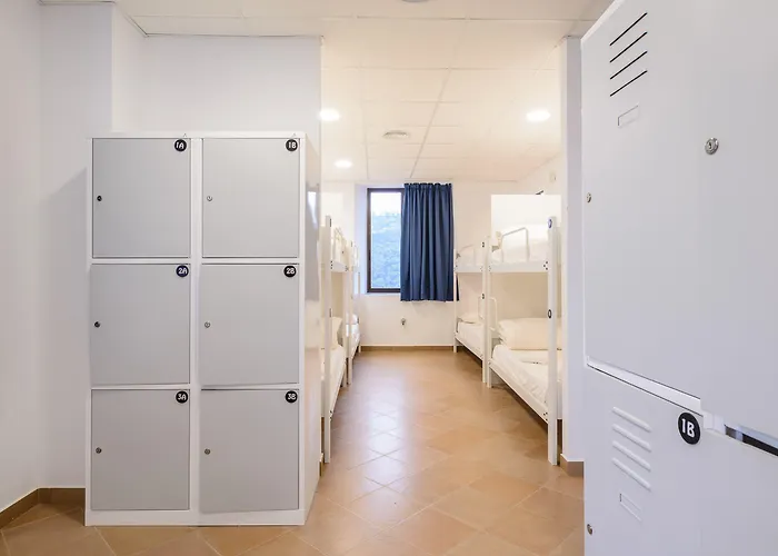 Albergue Benarrabá Hostel *