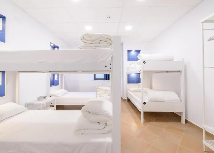 Albergue Benarrabá Hostel *