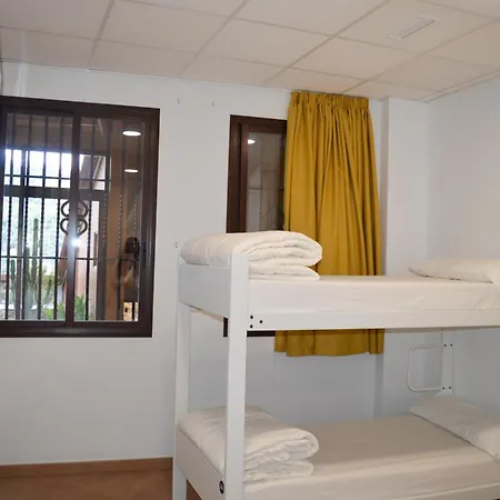 Benarraba Hostel