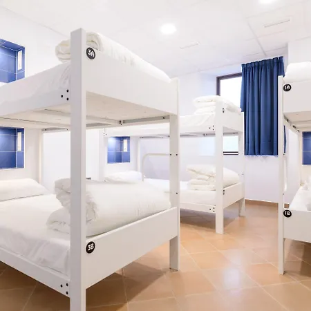 Benarraba Hostel
