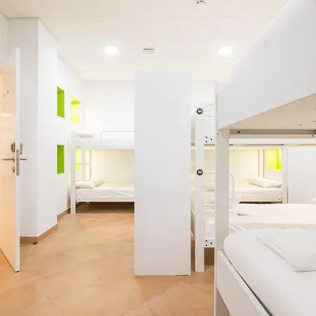 Benarraba Hostel