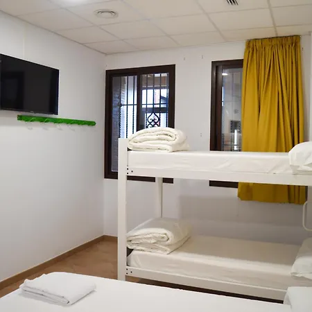 بيت شباب Benarraba Hostel