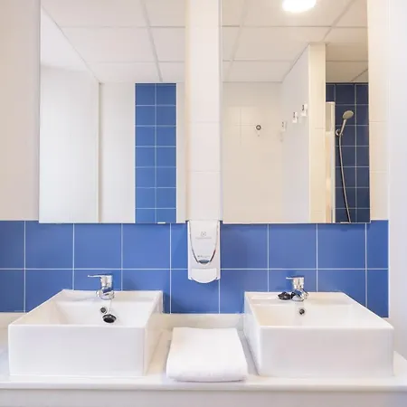 بيت شباب Benarraba Hostel *