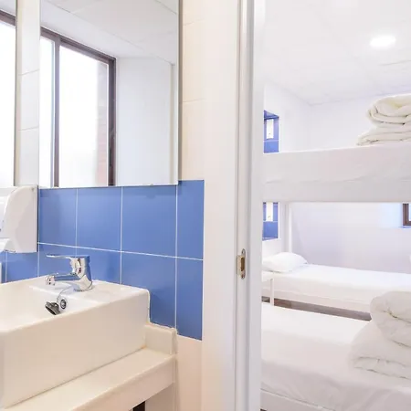 بيت شباب Benarraba Hostel