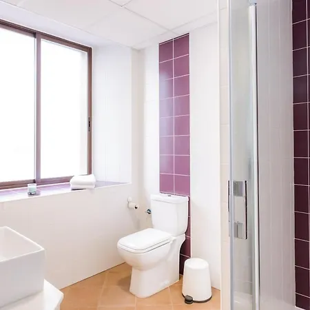 بيت شباب Benarraba Hostel *
