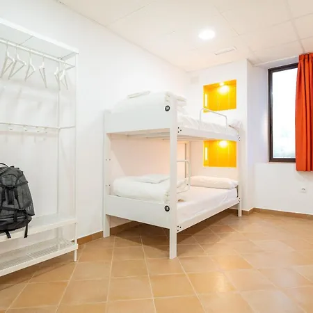 بيت شباب Benarraba Hostel *