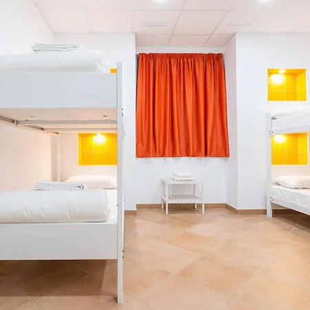 Benarraba Hostel بيت شباب