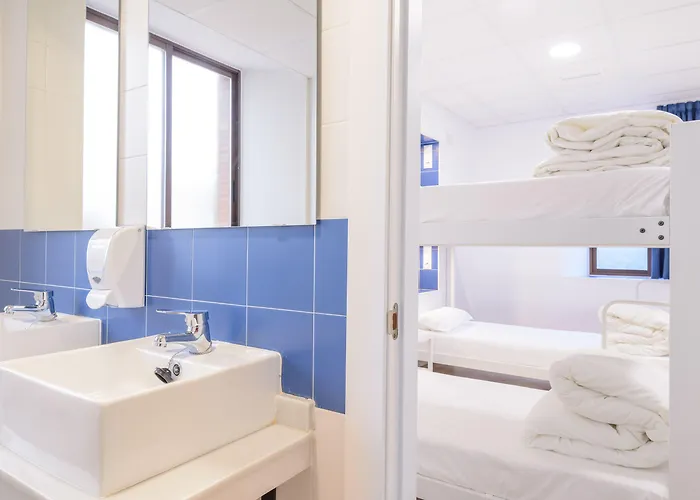 Benarraba Hostel ホステル *
